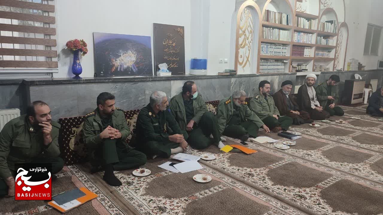 جلسه محله اسلامی ویژه برنامههای دهه فجر در عباس آباد برگزار شد جلسه محله اسلامی ویژه برنامههای دهه فجر در عباس آباد برگزار شد