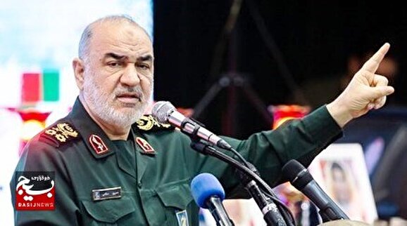 هتاکان به قرآن باید همیشه مخفیانه زندگی کنند/ترویج بی هویتی و دین گریزی بین جوانان یک حربه شیطانی است هتاکان به قرآن باید همیشه مخفیانه زندگی کنند/ترویج بی هویتی و دین گریزی بین جوانان یک حربه شیطانی است