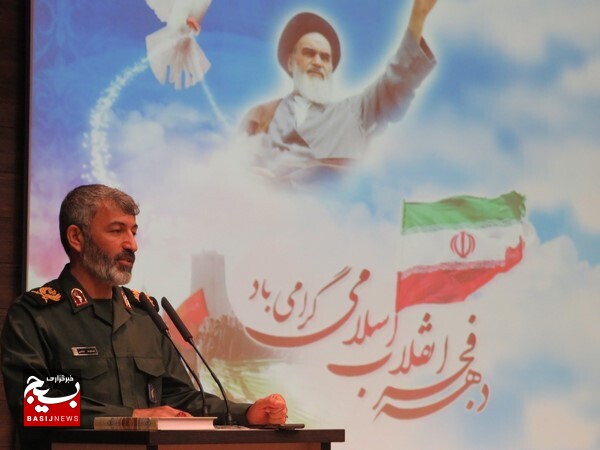 همایش بزرگ جهاد تبیین با حضور سردار دشتی در دلوار همایش بزرگ جهاد تبیین با حضور سردار دشتی در دلوار