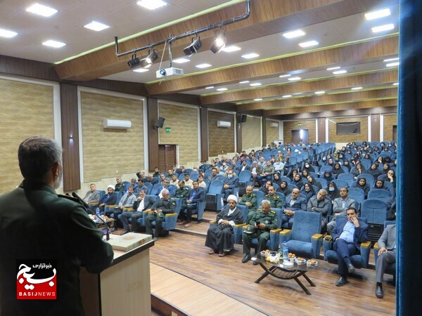 همایش بزرگ جهاد تبیین با حضور سردار دشتی در دلوار همایش بزرگ جهاد تبیین با حضور سردار دشتی در دلوار