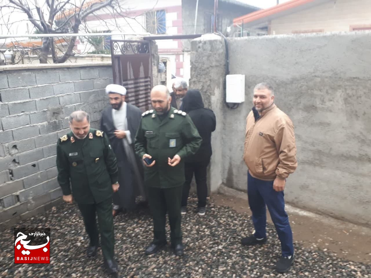 کلید ۱۰ خانه به نیازمندان ساروی تحویل شد کلید ۱۰ خانه به نیازمندان ساروی تحویل شد