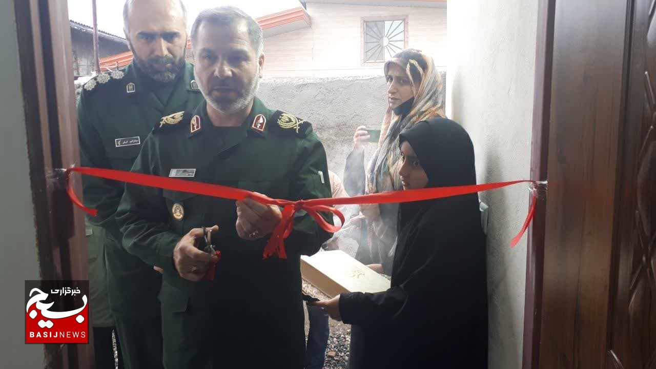 کلید ۱۰ خانه به نیازمندان ساروی تحویل شد کلید ۱۰ خانه به نیازمندان ساروی تحویل شد