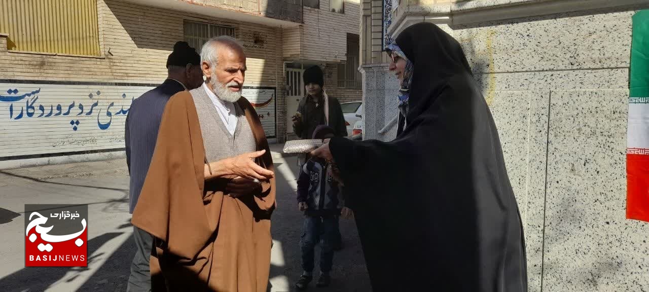 قدردانی بسیجیان پایگاه سیدالشهداء از طلاب محله قدردانی بسیجیان پایگاه سیدالشهداء از طلاب محله