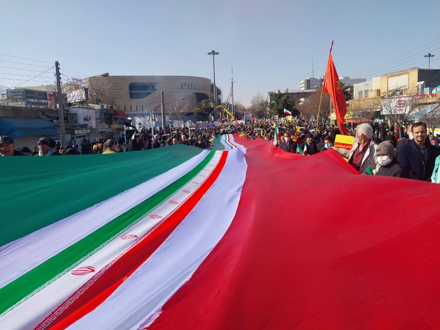 نمایش شکوه پیروزی در استان مرکزی/ همه آمده اند نمایش شکوه پیروزی در استان مرکزی/ همه آمده اند