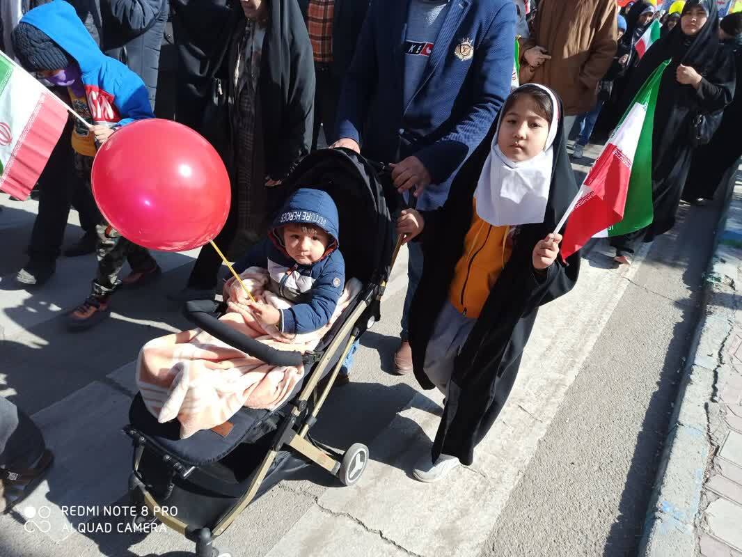 نمایش شکوه پیروزی در استان مرکزی/ همه آمده اند نمایش شکوه پیروزی در استان مرکزی/ همه آمده اند