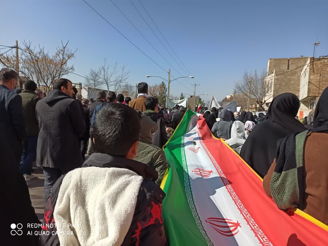 نمایش شکوه پیروزی در استان مرکزی/ همه آمده اند نمایش شکوه پیروزی در استان مرکزی/ همه آمده اند