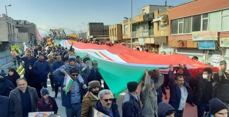 نمایش شکوه پیروزی در استان مرکزی/ همه آمده اند نمایش شکوه پیروزی در استان مرکزی/ همه آمده اند