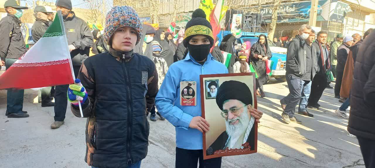 نمایش شکوه پیروزی در استان مرکزی/ همه آمده اند نمایش شکوه پیروزی در استان مرکزی/ همه آمده اند