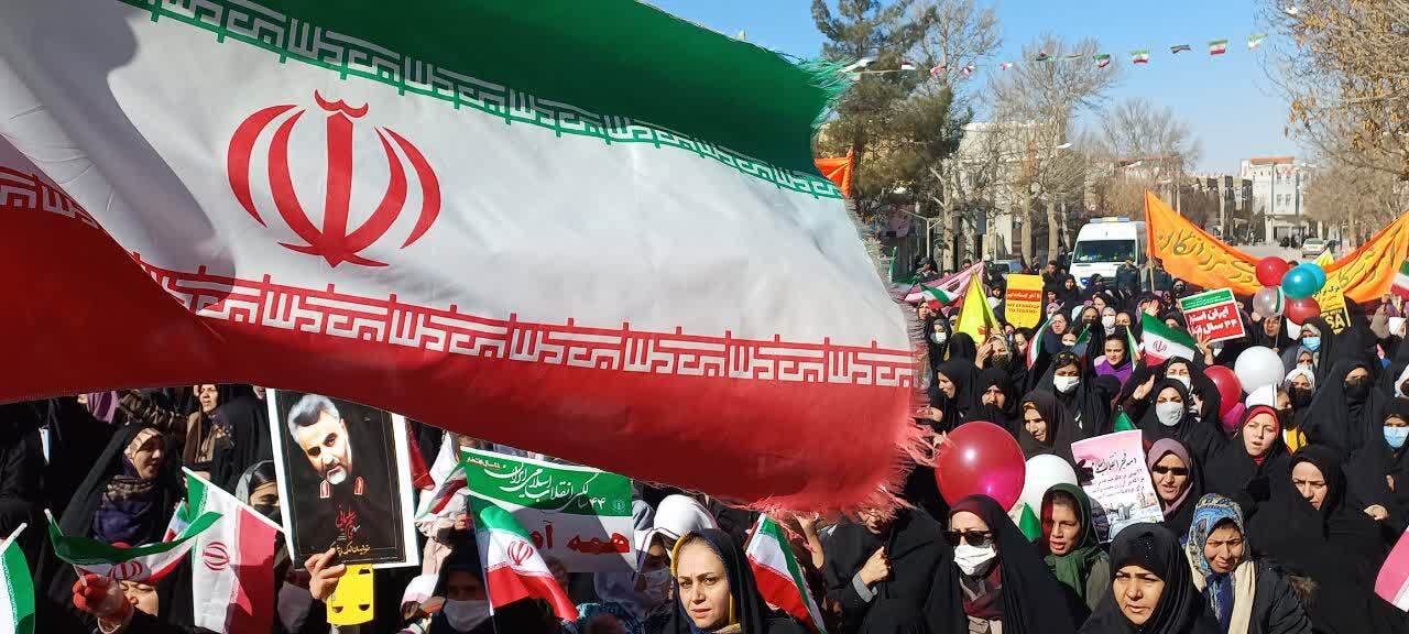 نمایش شکوه پیروزی در استان مرکزی/ همه آمده اند نمایش شکوه پیروزی در استان مرکزی/ همه آمده اند