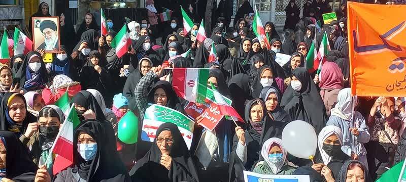 نمایش شکوه پیروزی در استان مرکزی/ همه آمده اند نمایش شکوه پیروزی در استان مرکزی/ همه آمده اند
