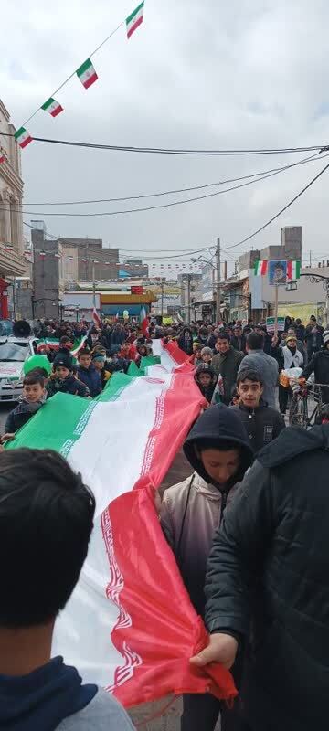 نمایش شکوه پیروزی در استان مرکزی/ همه آمده اند نمایش شکوه پیروزی در استان مرکزی/ همه آمده اند