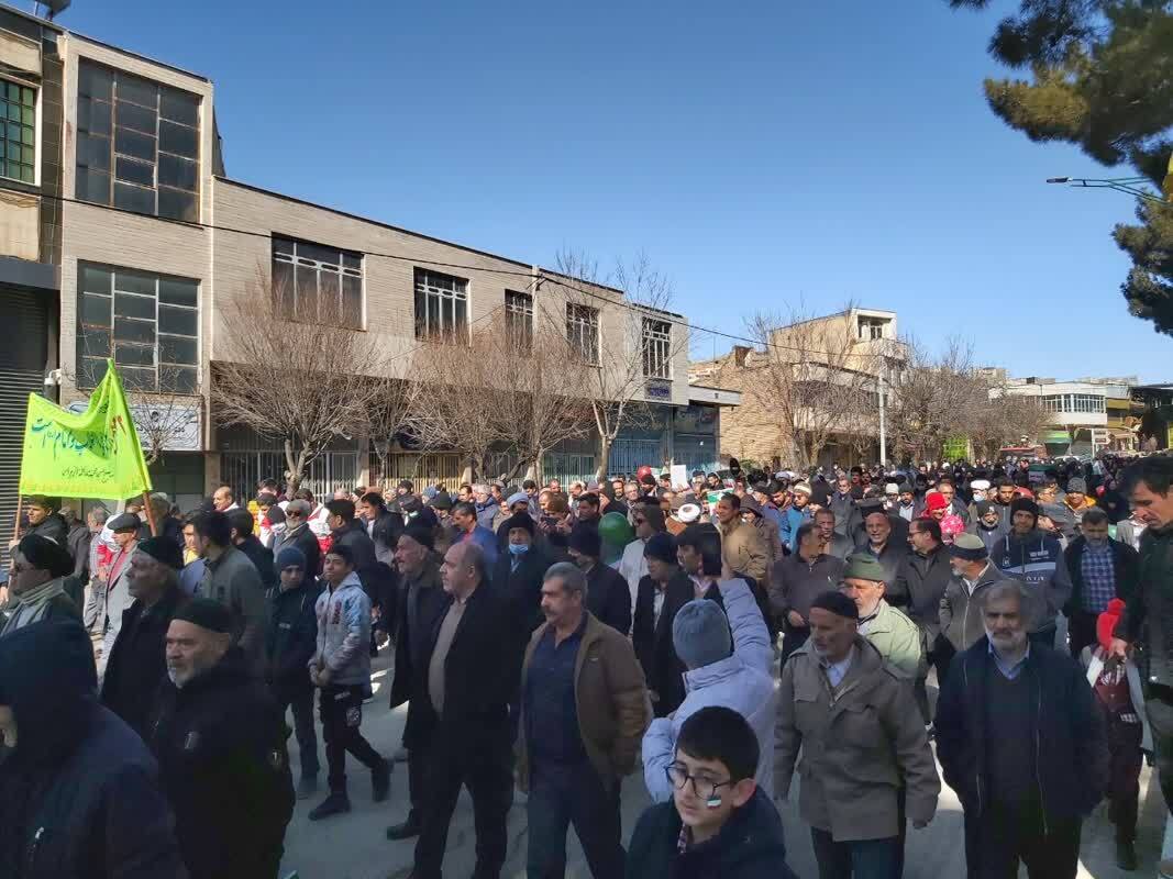 نمایش شکوه پیروزی در استان مرکزی/ همه آمده اند نمایش شکوه پیروزی در استان مرکزی/ همه آمده اند