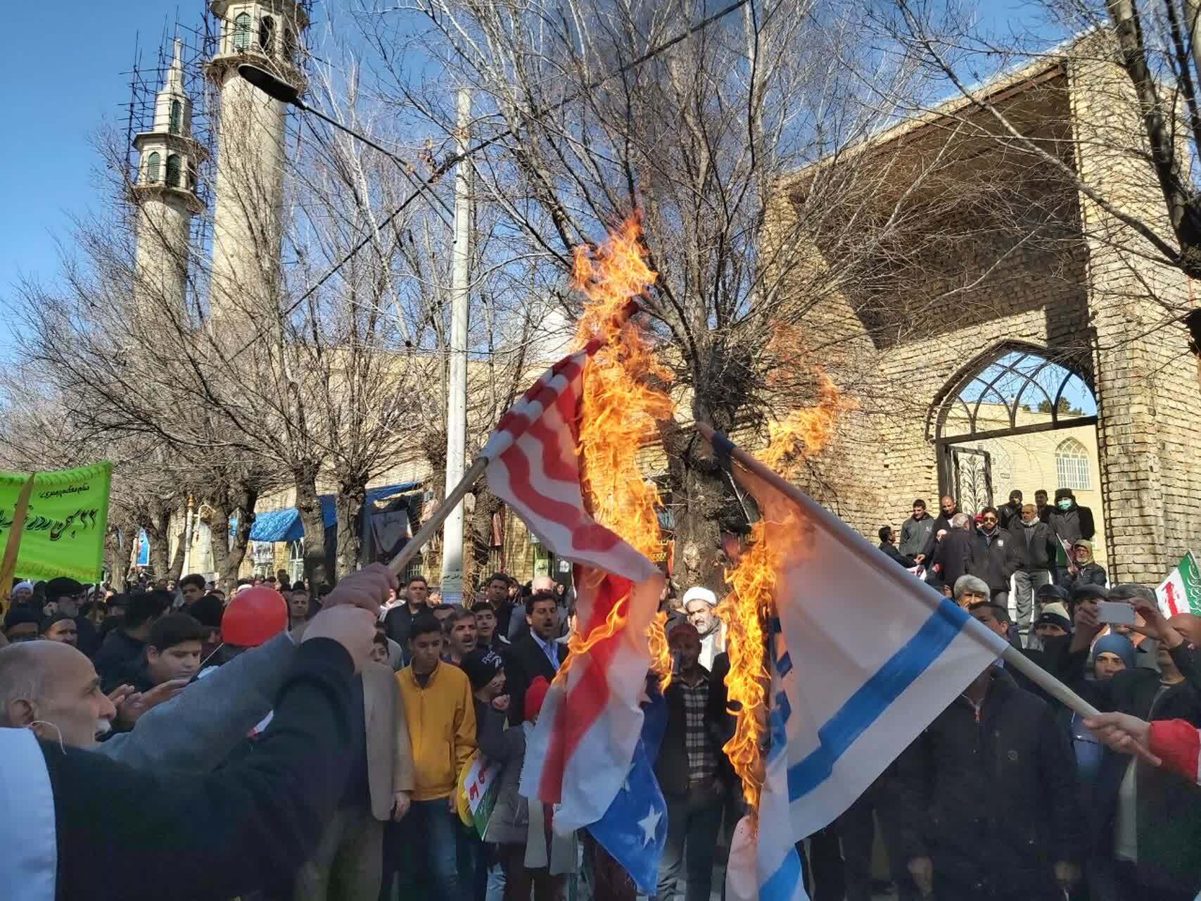 نمایش شکوه پیروزی در استان مرکزی/ همه آمده اند نمایش شکوه پیروزی در استان مرکزی/ همه آمده اند