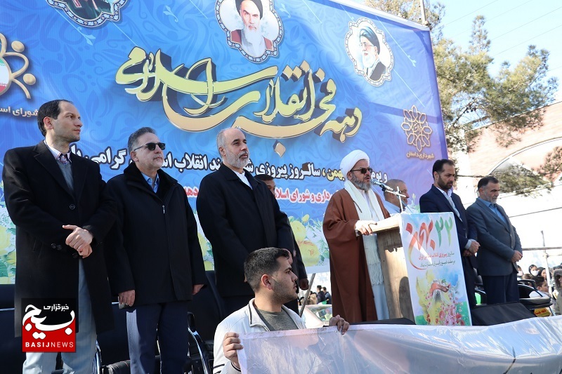 جلوه گری حماسه غرورآفرین راهپیمایی ۲۲ بهمن مردم دامغان در قاب تصاویر جلوه گری حماسه غرورآفرین راهپیمایی ۲۲ بهمن مردم دامغان در قاب تصاویر