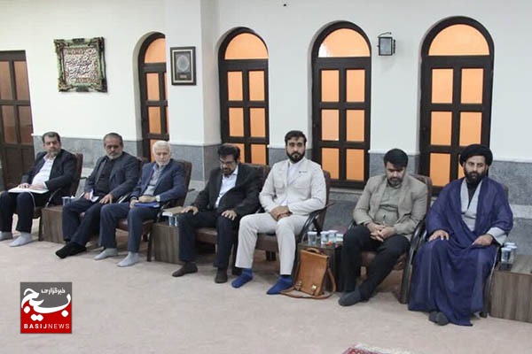 مسئولین استان از عملکردهای نهاد مجمع رهروان حمایت کنند مسئولین استان از عملکردهای نهاد مجمع رهروان حمایت کنند