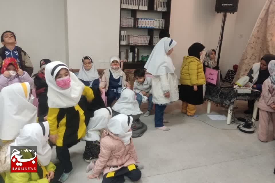برپایی بازارچه عرضه محصولات خانگی و ارائه برنامههای متنوع خدماتی برای اقشار نیازمند برپایی بازارچه عرضه محصولات خانگی و ارائه برنامههای متنوع خدماتی برای اقشار نیازمند