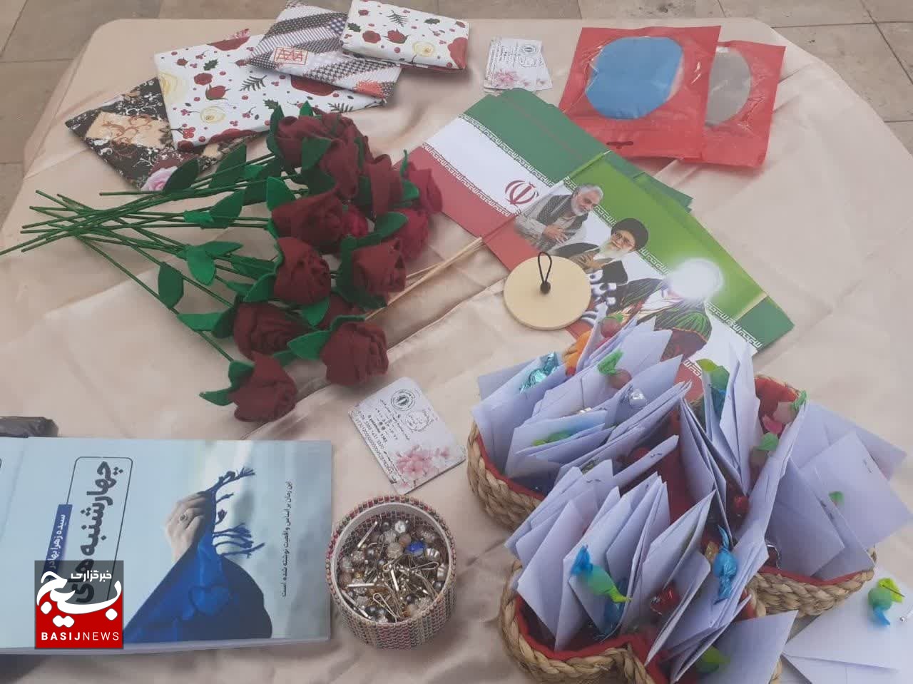 گروه جهادی چهارشنبههای زهرایی قم موکب «دستاوردهای انقلاب» برپا کردند گروه جهادی چهارشنبههای زهرایی قم موکب «دستاوردهای انقلاب» برپا کردند