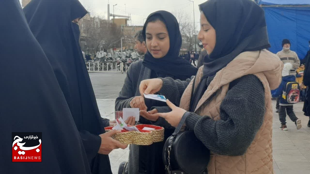 گروه جهادی چهارشنبههای زهرایی قم موکب «دستاوردهای انقلاب» برپا کردند گروه جهادی چهارشنبههای زهرایی قم موکب «دستاوردهای انقلاب» برپا کردند