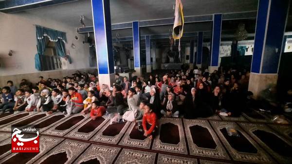 نمایش انیمیشن پسر دلفینی برای دانش آموزان دلواری