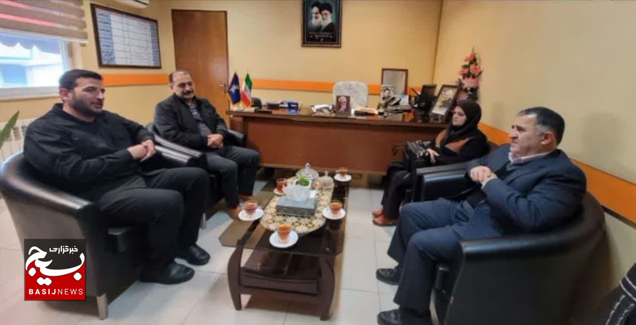 سپاه یاور کادر بهداشت و درمان است سپاه یاور کادر بهداشت و درمان است