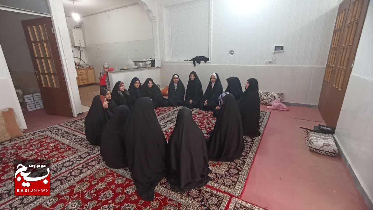 تبیین نقش و جایگاه زنان در پیروزی شکوهمند انقلاب اسلامی در قم تبیین نقش و جایگاه زنان در پیروزی شکوهمند انقلاب اسلامی در قم