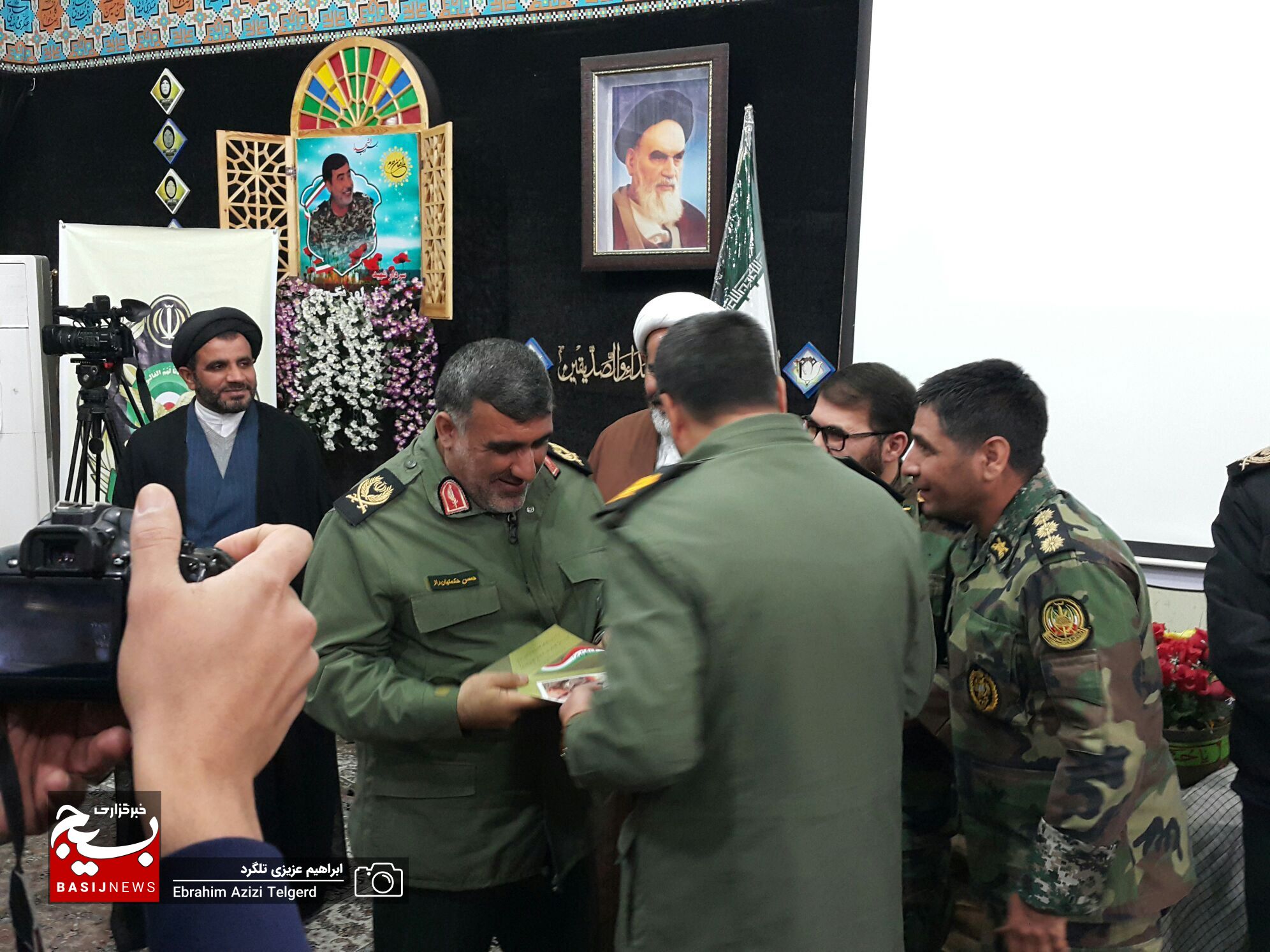 برگزاری همایش تجلیل از خانواده های شهدای ارتش در یاسوج برگزاری همایش تجلیل از خانواده های شهدای ارتش در یاسوج