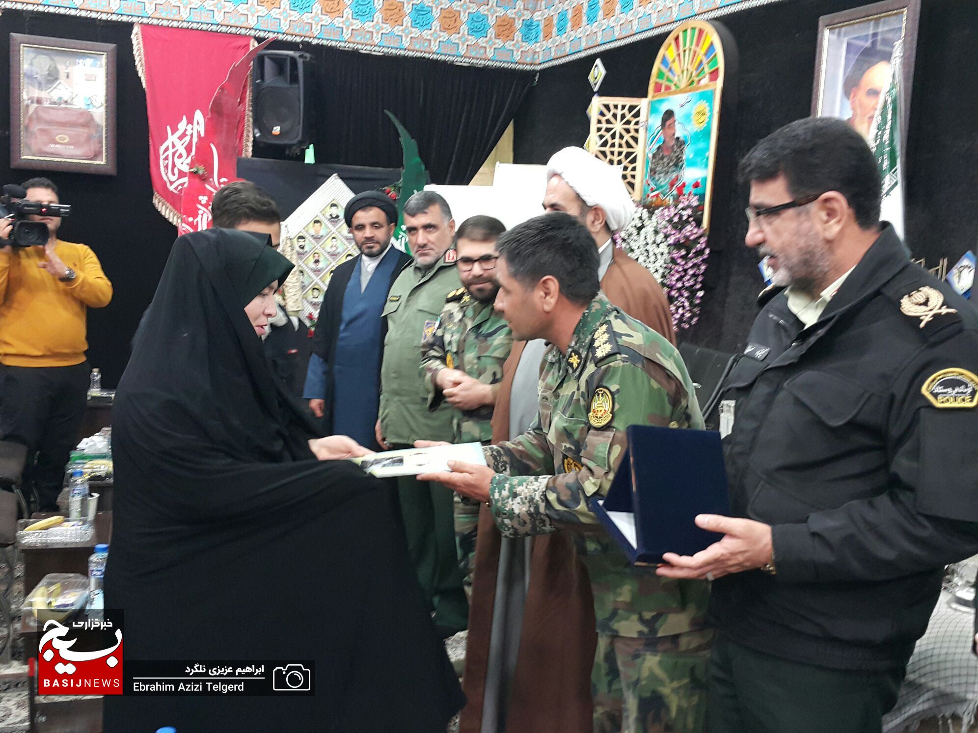 برگزاری همایش تجلیل از خانواده های شهدای ارتش در یاسوج برگزاری همایش تجلیل از خانواده های شهدای ارتش در یاسوج