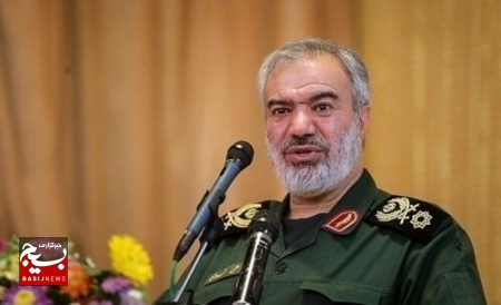 دشمن برای همراه کردن مردم به التماس افتاده است دشمن برای همراه کردن مردم به التماس افتاده است