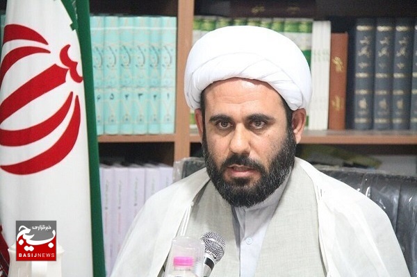 معلمان دانش آموزان را با فرهنگ قوی ایران آشنا کنند.