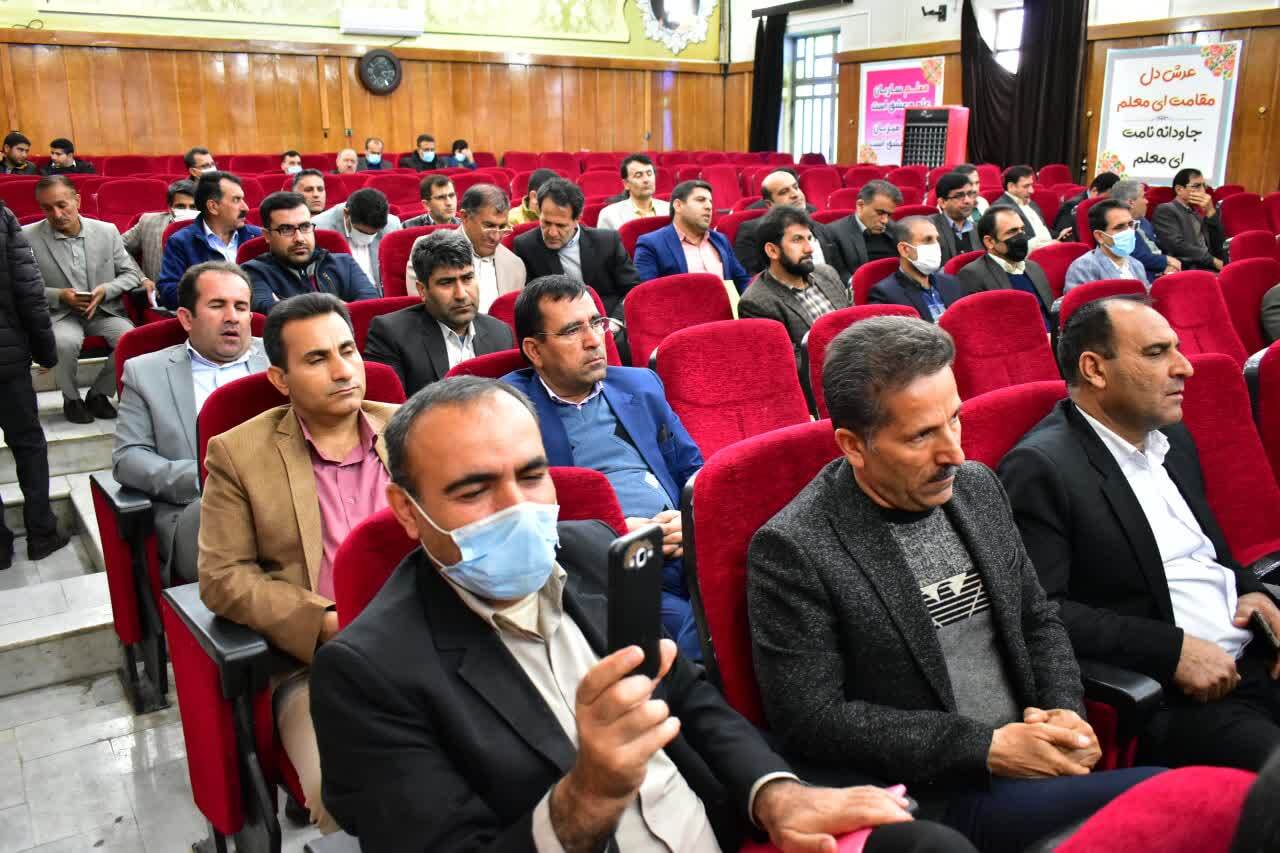 جهاد تبیین مهمترین راهبرد برای مبارزه با جنگ ترکیبی دشمن است جهاد تبیین مهمترین راهبرد برای مبارزه با جنگ ترکیبی دشمن است