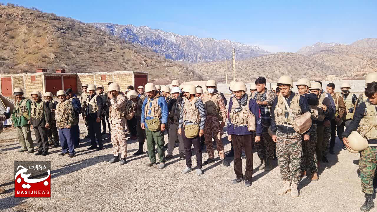 برگزاری رزمایش تمرینات تاکتیکی گردان های امام حسین تیپ ۴۸ فتح در کهگیلویه و بویراحمد برگزاری رزمایش تمرینات تاکتیکی گردان های امام حسین تیپ ۴۸ فتح در کهگیلویه و بویراحمد