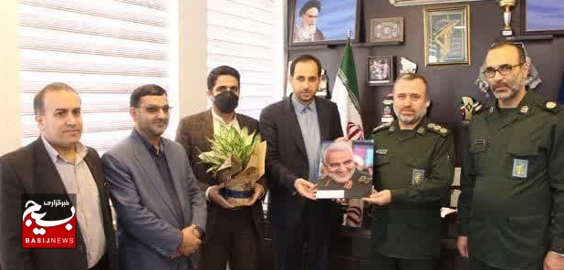 دیدار فرماندار شهرستان نکا با فرمانده سپاه پاسداران شهرستان به مناسبت ولادت امام حسین (ع) و روز پاسدار*