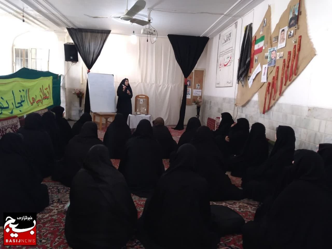 برگزاری کارگاه مشاوره با هدف کاهش آسیبهای اجتماعی توسط پایگاه شهداء قم برگزاری کارگاه مشاوره با هدف کاهش آسیبهای اجتماعی توسط پایگاه شهداء قم