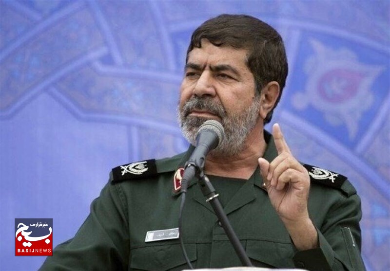 برخی در داخل بدشان نمیآید شبههافکنی کنند/سپاه در همه عرصهها سد محکمی در برابر دشمنان بوده است برخی در داخل بدشان نمیآید شبههافکنی کنند/سپاه در همه عرصهها سد محکمی در برابر دشمنان بوده است