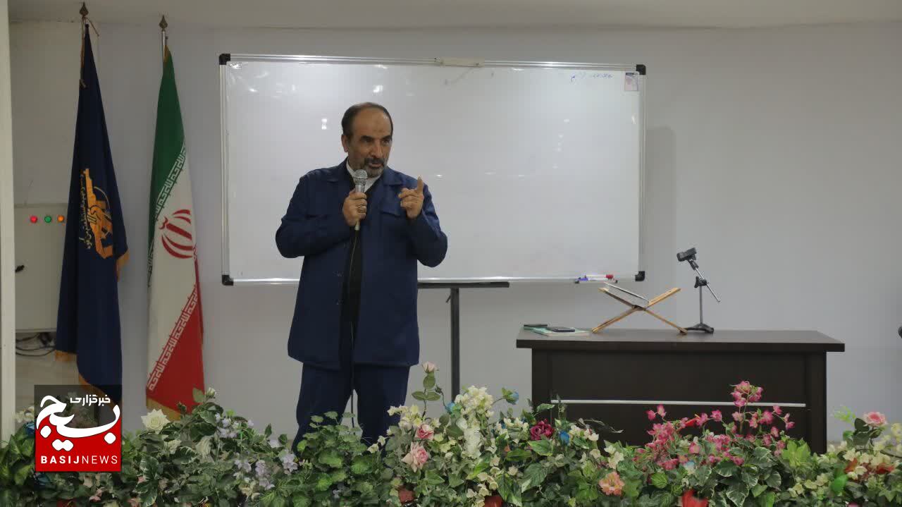 دوره توانمندسازی فرماندهان و مسوولان فرهنگی(میثاق) حوزههای مقاومت بسیج قم برگزار شد دوره توانمندسازی فرماندهان و مسوولان فرهنگی(میثاق) حوزههای مقاومت بسیج قم برگزار شد