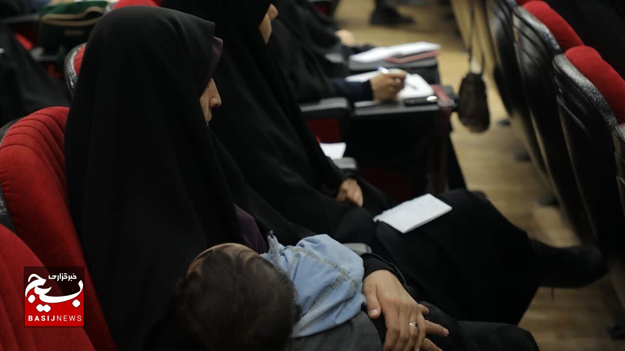 دوره توانمندسازی فرماندهان و مسوولان فرهنگی(میثاق) حوزههای مقاومت بسیج قم برگزار شد دوره توانمندسازی فرماندهان و مسوولان فرهنگی(میثاق) حوزههای مقاومت بسیج قم برگزار شد
