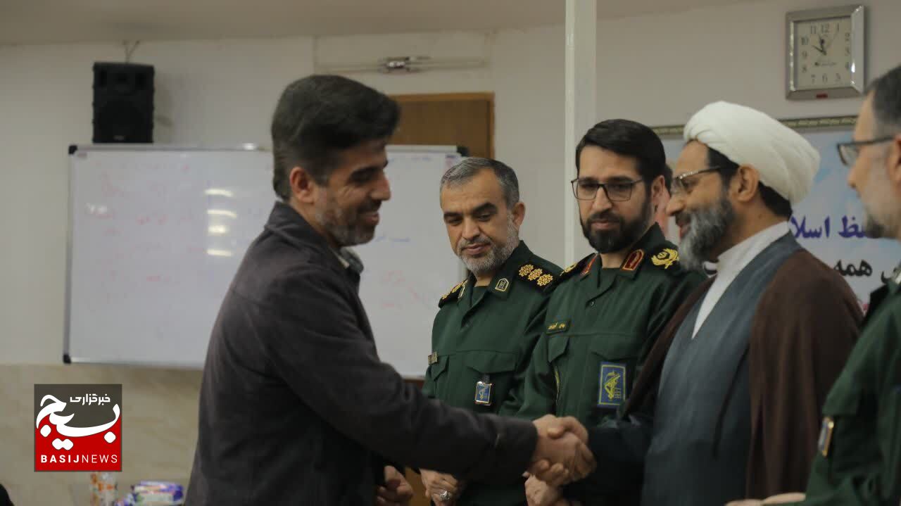 دوره توانمندسازی فرماندهان و مسوولان فرهنگی(میثاق) حوزههای مقاومت بسیج قم برگزار شد دوره توانمندسازی فرماندهان و مسوولان فرهنگی(میثاق) حوزههای مقاومت بسیج قم برگزار شد