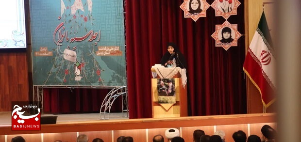 انقلاب اسلامی به زنان هویتی عزتمندانه بخشید انقلاب اسلامی به زنان هویتی عزتمندانه بخشید