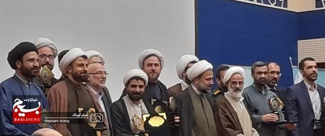 کسب رتبه سوم جشنواره الگوی برتر تدریس کشوری توسط مسئول نمایندگی ولی فقیه در ناحیه شهید رجایی