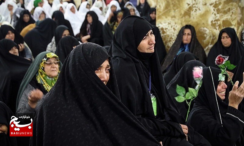 تشرف ۱۴۰۰ زائر اولی به حرم مطهر رضوی
