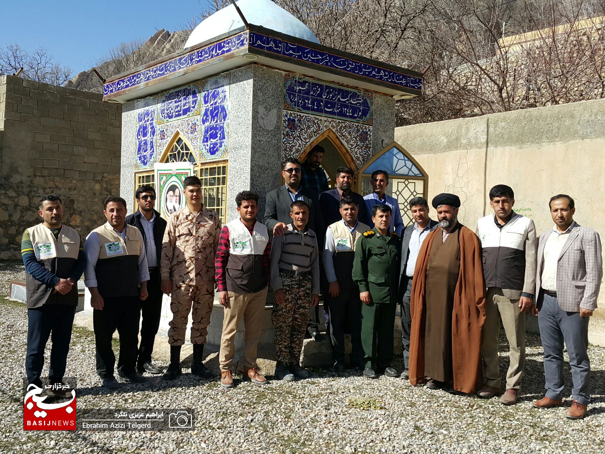 تجدید میثاق جهادگران فاطمی بسیج مهندسین عمران سپاه فتح با شهید روستای دلی بهرام بیگی تجدید میثاق جهادگران فاطمی بسیج مهندسین عمران سپاه فتح با شهید روستای دلی بهرام بیگی