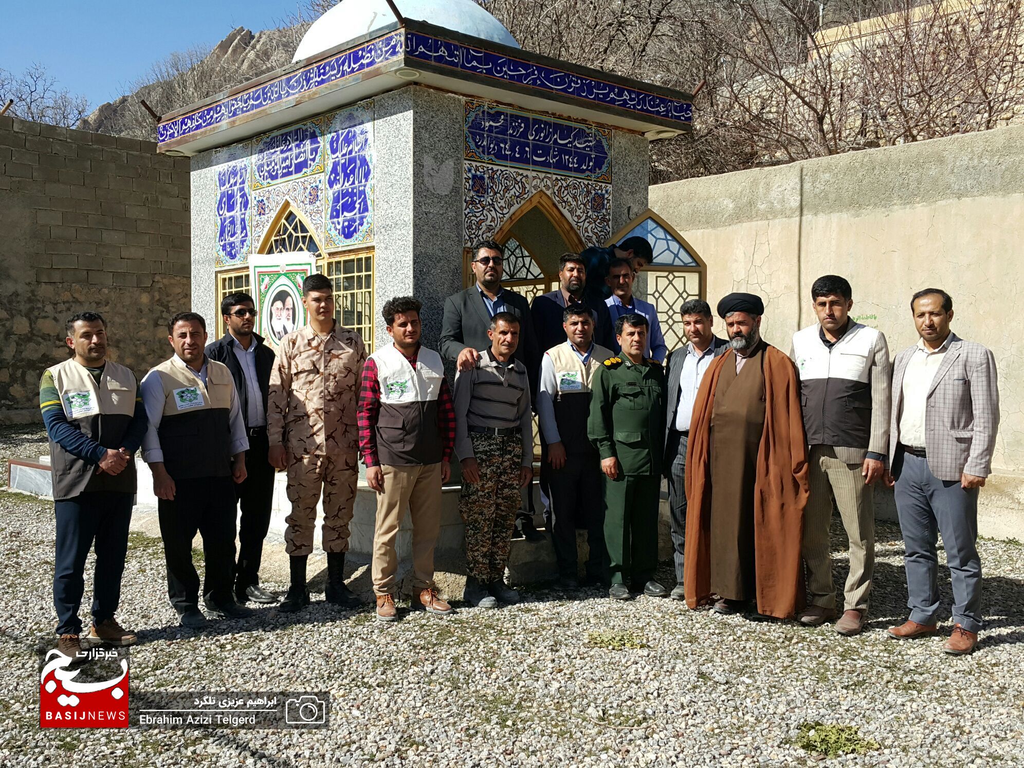 تجدید میثاق جهادگران فاطمی بسیج مهندسین عمران سپاه فتح با شهید روستای دلی بهرام بیگی تجدید میثاق جهادگران فاطمی بسیج مهندسین عمران سپاه فتح با شهید روستای دلی بهرام بیگی