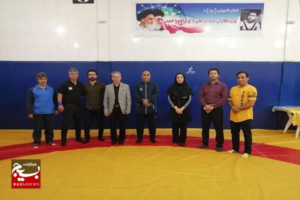 مسابقات کشتی المپیاد ورزشی در خارگ برگزار شد مسابقات کشتی المپیاد ورزشی در خارگ برگزار شد