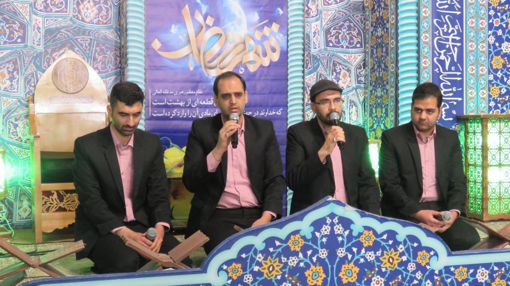 محفل انس با قرآن کریم در امامزاده سید محمد خمینی شهر+تصاویر