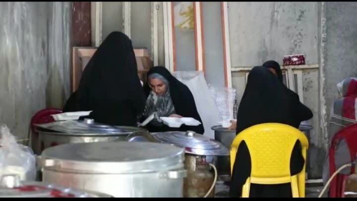 پخت غذای گرم و توزیع بیش از ۱۰۰۰ بسته های معیشتی درایام ماه مبارک رمضان ولیالی قدر توسط سپاه ناحیه دهلران پخت غذای گرم و توزیع بیش از ۱۰۰۰ بسته های معیشتی درایام ماه مبارک رمضان ولیالی قدر توسط سپاه ناحیه دهلران
