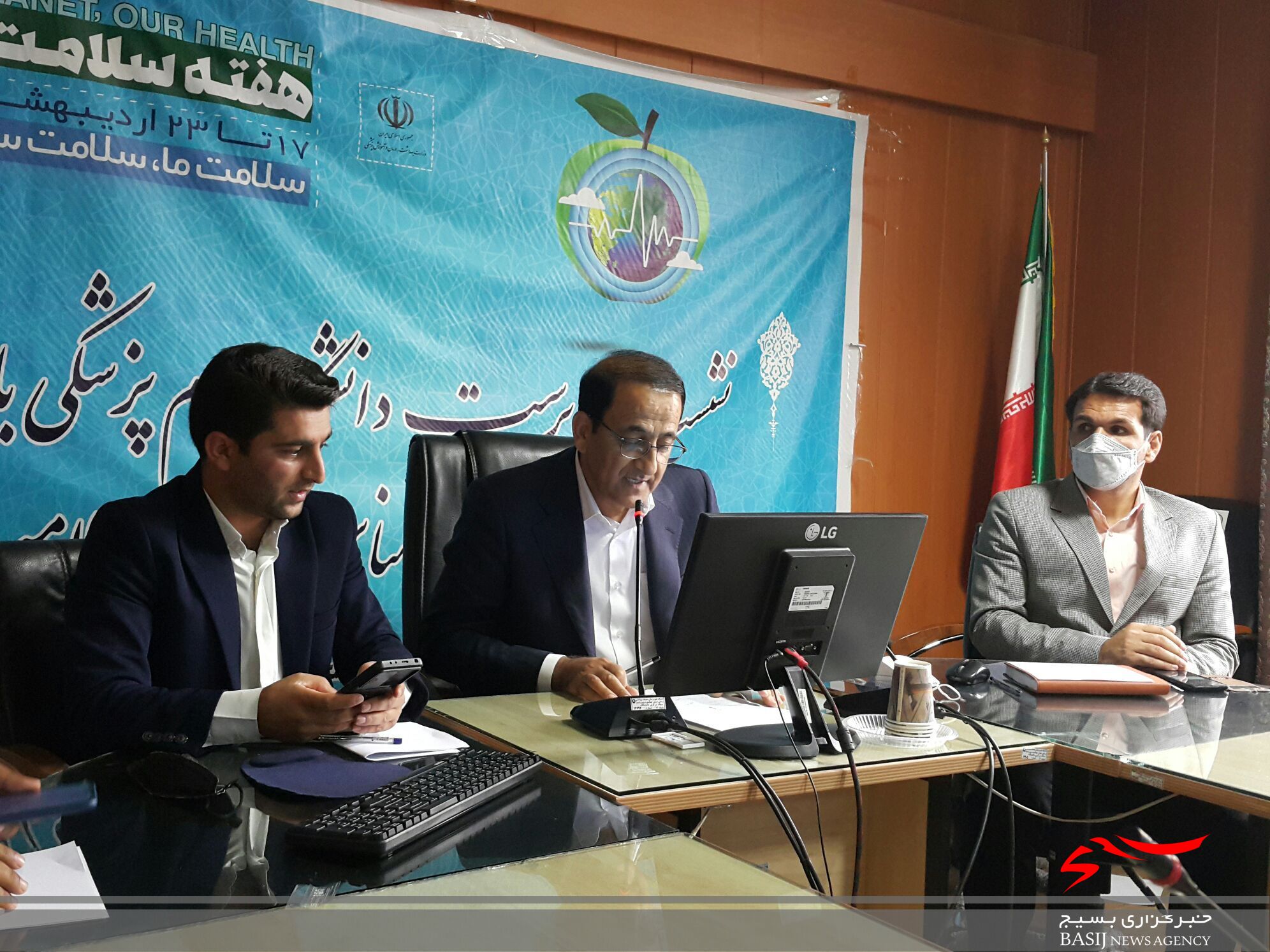 واکنش سرپرست دانشگاه علوم پزشکی به گرانفروشی داروخانه ها در یاسوج/ پای تعارض منافع در میان است/ تغییرات در سیستم دارویی کهگیلویه و بویراحمد از سر گرفته می شود واکنش سرپرست دانشگاه علوم پزشکی به گرانفروشی داروخانه ها در یاسوج/ پای تعارض منافع در میان است/ تغییرات در سیستم دارویی کهگیلویه و بویراحمد از سر گرفته می شود