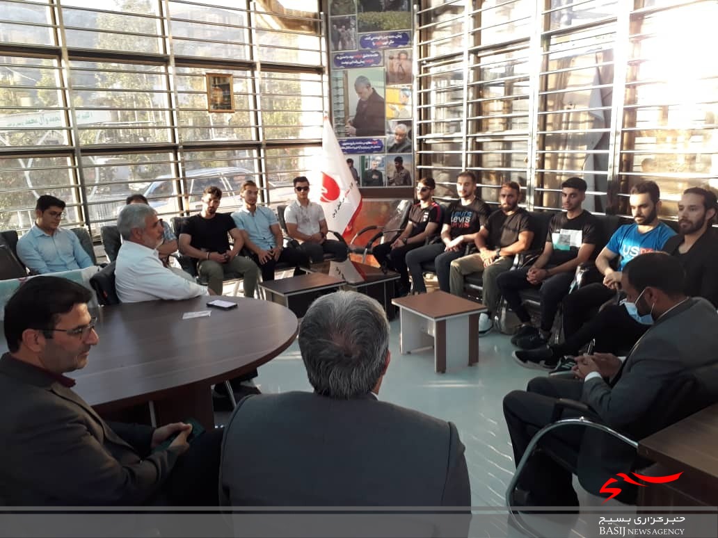 تجدید بیعت اعضای تیم ملی ایروبیک ژیمناستیک با شهدا تجدید بیعت اعضای تیم ملی ایروبیک ژیمناستیک با شهدا