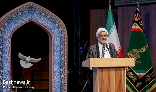 قشر طلبه، بیش از هر زمان دیگری آماج تهاجمات کور بدخواهان در محیط آلوده تبلیغاتی دشمن قرار گرفته است
