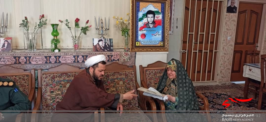 دیدار از خانواده شهدای روحانی با حضور مسئولین دیدار از خانواده شهدای روحانی با حضور مسئولین