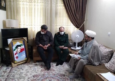 ديدار با خانواده های شهداي روحاني ناحیه مقاومت بسیج کربلا